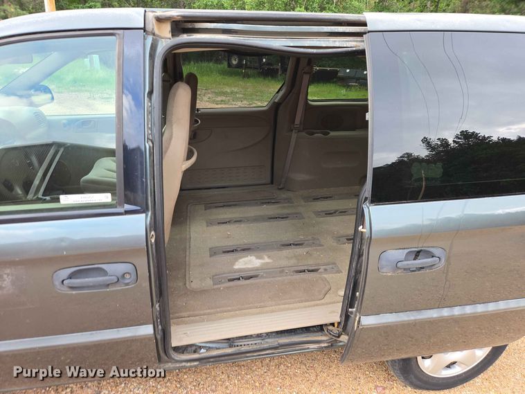 image for item ER1751 2003 Dodge Caravan van