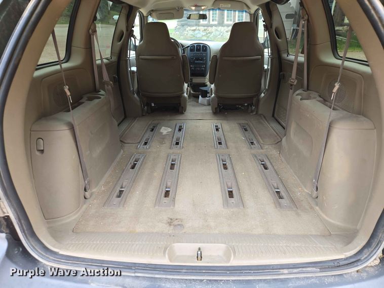 image for item ER1751 2003 Dodge Caravan van