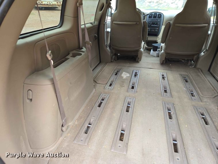 image for item ER1751 2003 Dodge Caravan van