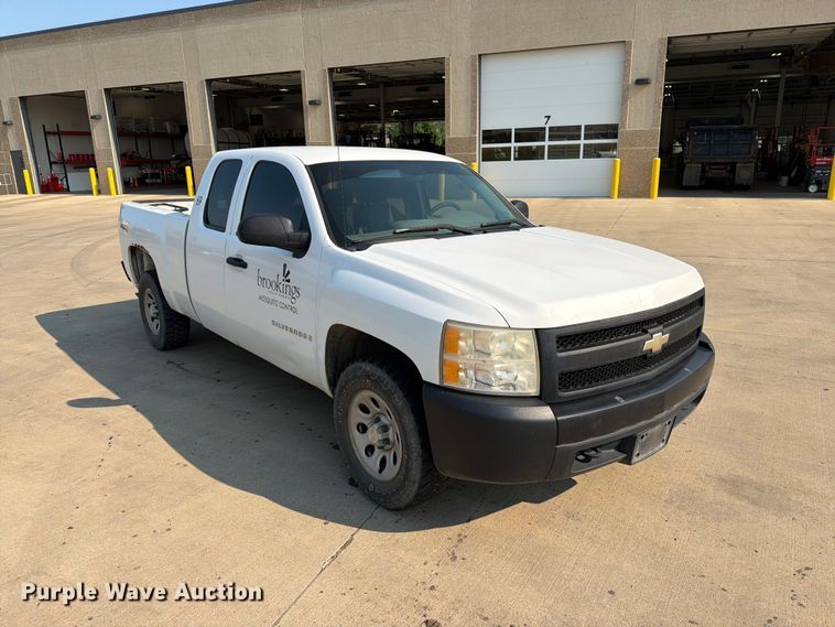 image for item ER1789 2007 Chevrolet Silverado 1500 Ext. Cab pickup truck