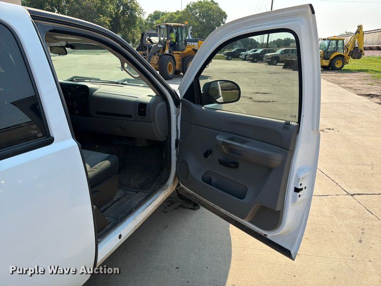 image for item ER1789 2007 Chevrolet Silverado 1500 Ext. Cab pickup truck