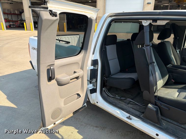 image for item ER1789 2007 Chevrolet Silverado 1500 Ext. Cab pickup truck