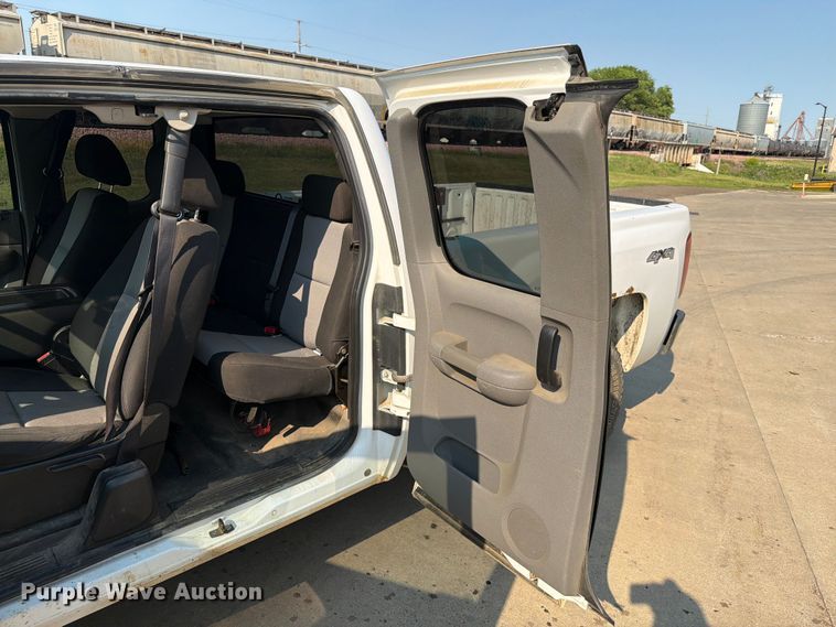 image for item ER1789 2007 Chevrolet Silverado 1500 Ext. Cab pickup truck