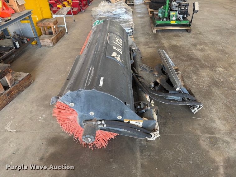 image for item ER1793 2014 Bobcat 84 Angle Broom skid steer broom