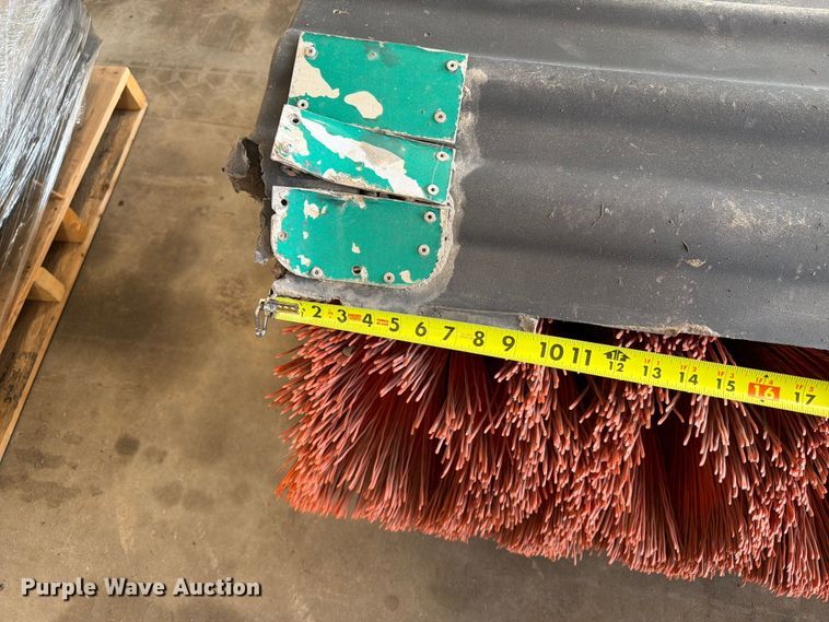 image for item ER1793 2014 Bobcat 84 Angle Broom skid steer broom