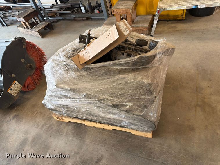 image for item ER1795 Polaris tracks
