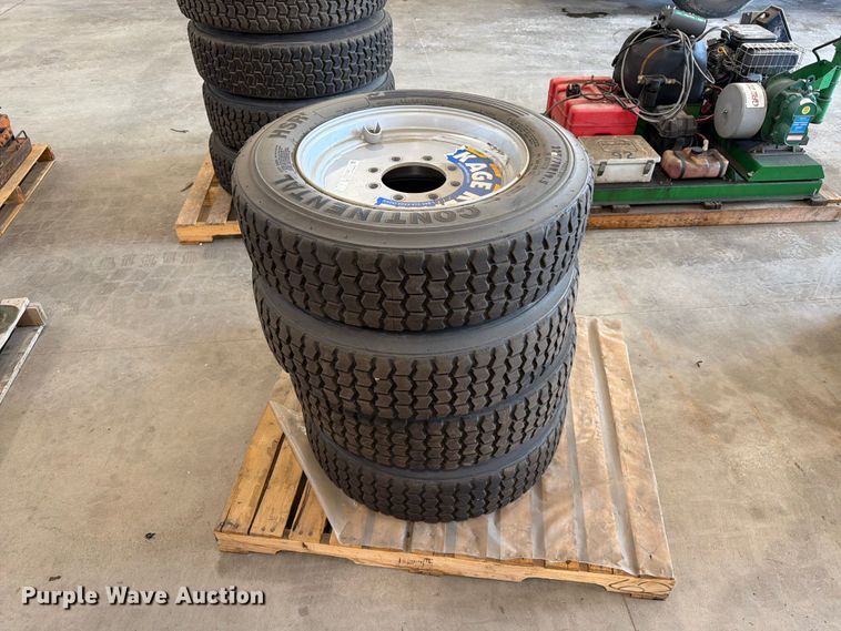 image for item ER1797 (4) Kage Klawz 225/70R19.5 tires and wheels