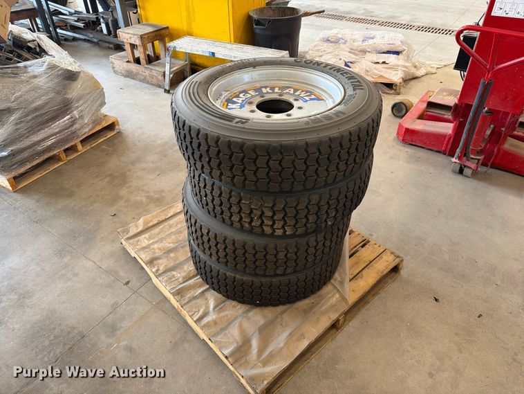 image for item ER1797 (4) Kage Klawz 225/70R19.5 tires and wheels