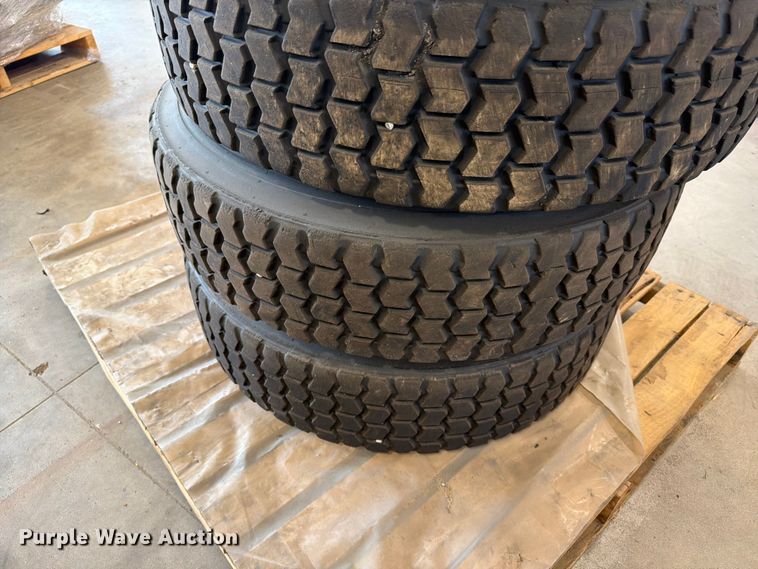 image for item ER1797 (4) Kage Klawz 225/70R19.5 tires and wheels
