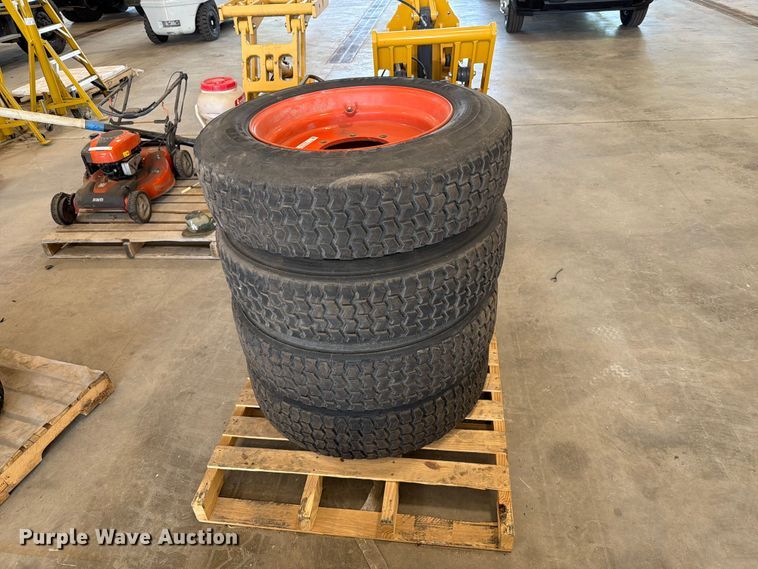 image for item ER1798 (4) Kage Klawz 255/70R22.5 tires and wheels