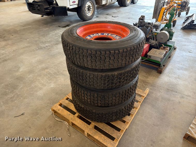 image for item ER1798 (4) Kage Klawz 255/70R22.5 tires and wheels