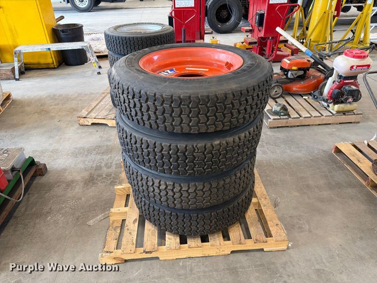 image for item ER1798 (4) Kage Klawz 255/70R22.5 tires and wheels