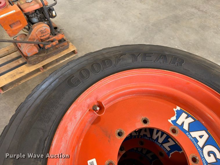 image for item ER1798 (4) Kage Klawz 255/70R22.5 tires and wheels