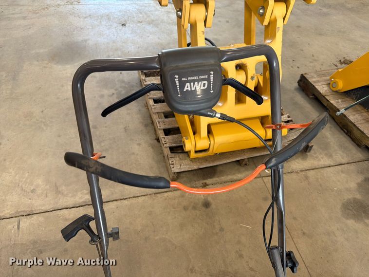 image for item ER1799 Husqvarna HU725AWD push mower