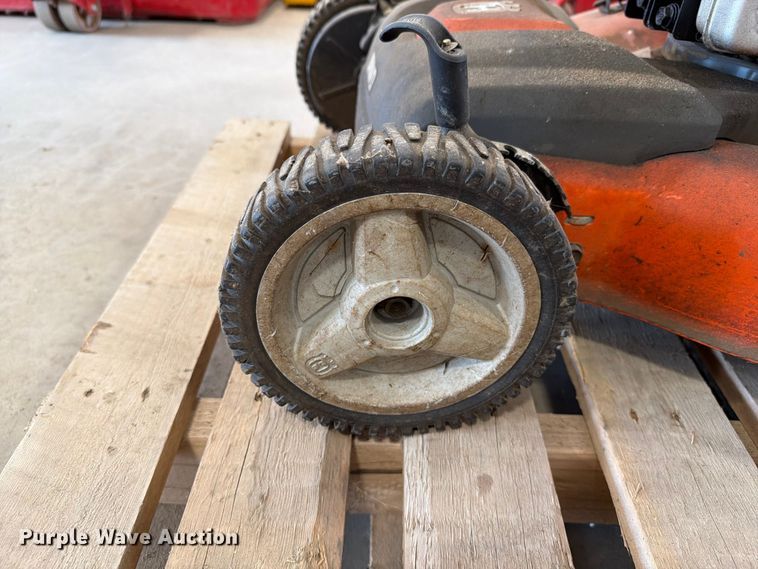 image for item ER1799 Husqvarna HU725AWD push mower
