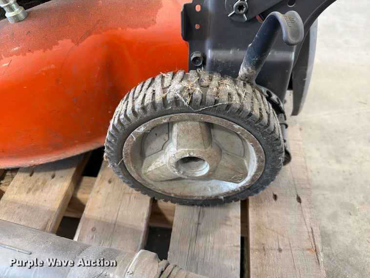 image for item ER1799 Husqvarna HU725AWD push mower