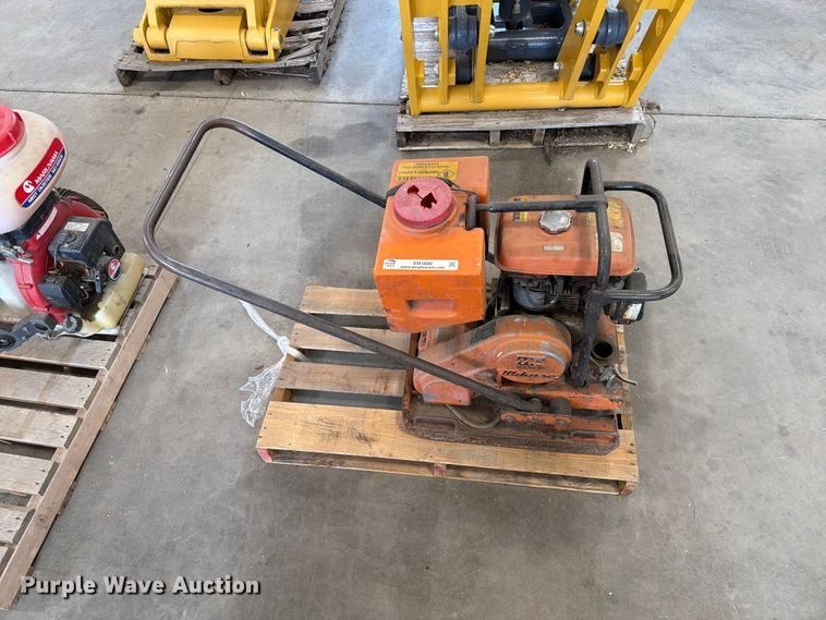 image for item ER1800 Mikasa MVC-90L plate compactor