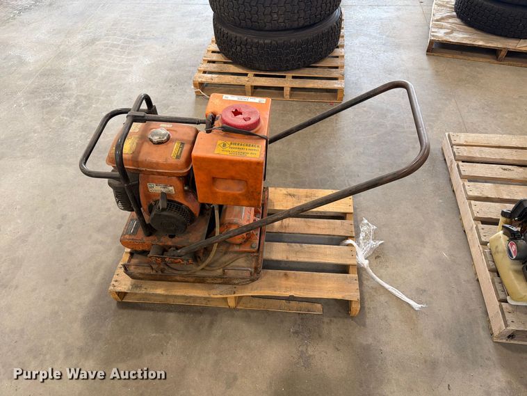 image for item ER1800 Mikasa MVC-90L plate compactor