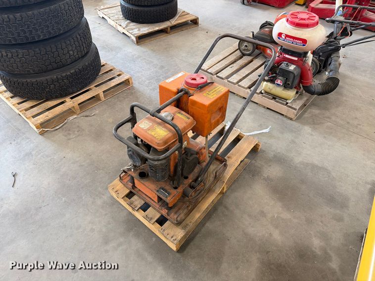 image for item ER1800 Mikasa MVC-90L plate compactor