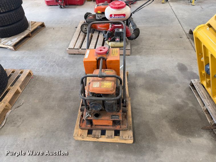 image for item ER1800 Mikasa MVC-90L plate compactor