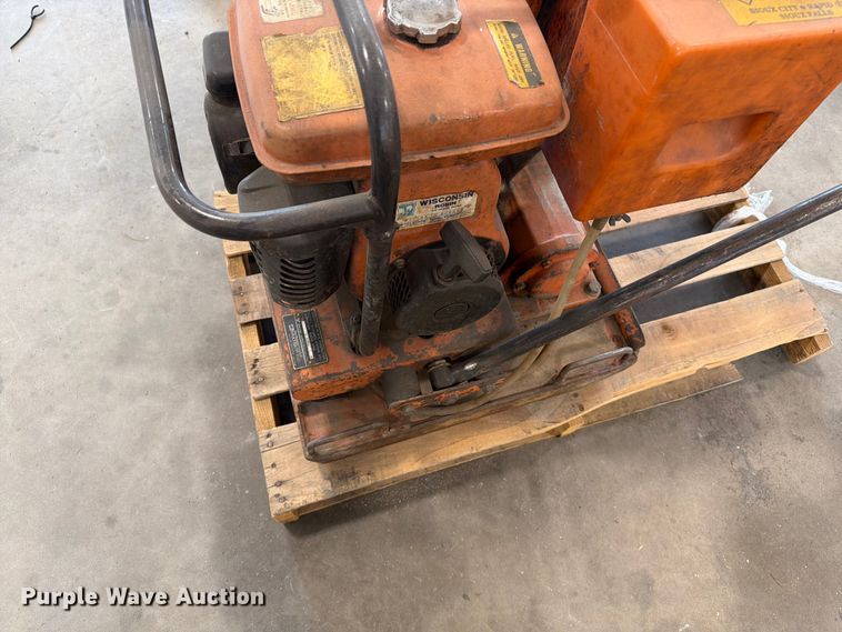 image for item ER1800 Mikasa MVC-90L plate compactor