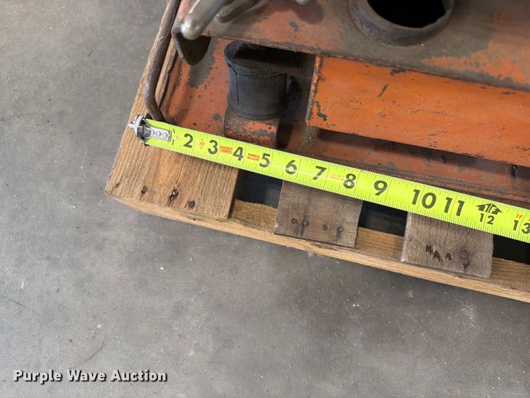 image for item ER1800 Mikasa MVC-90L plate compactor