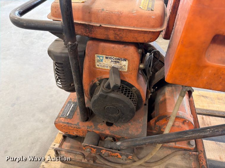 image for item ER1800 Mikasa MVC-90L plate compactor