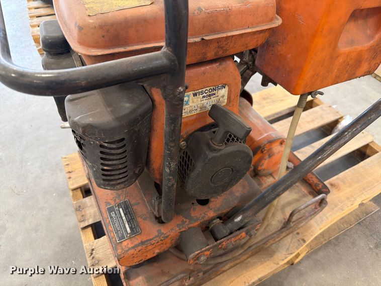 image for item ER1800 Mikasa MVC-90L plate compactor