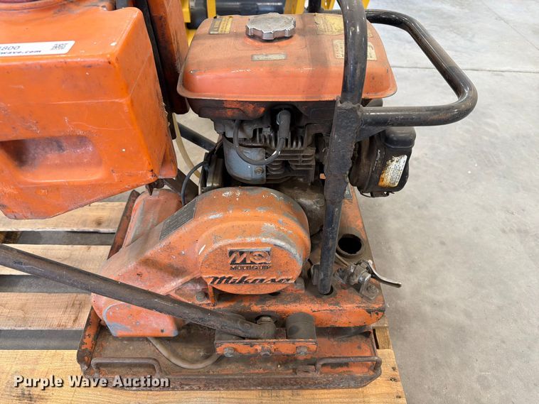 image for item ER1800 Mikasa MVC-90L plate compactor