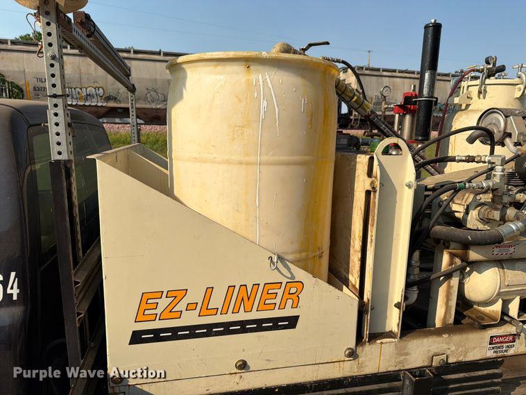 image for item ER1803 2006 Chevrolet Silverado 3500 flatbed pickup truck