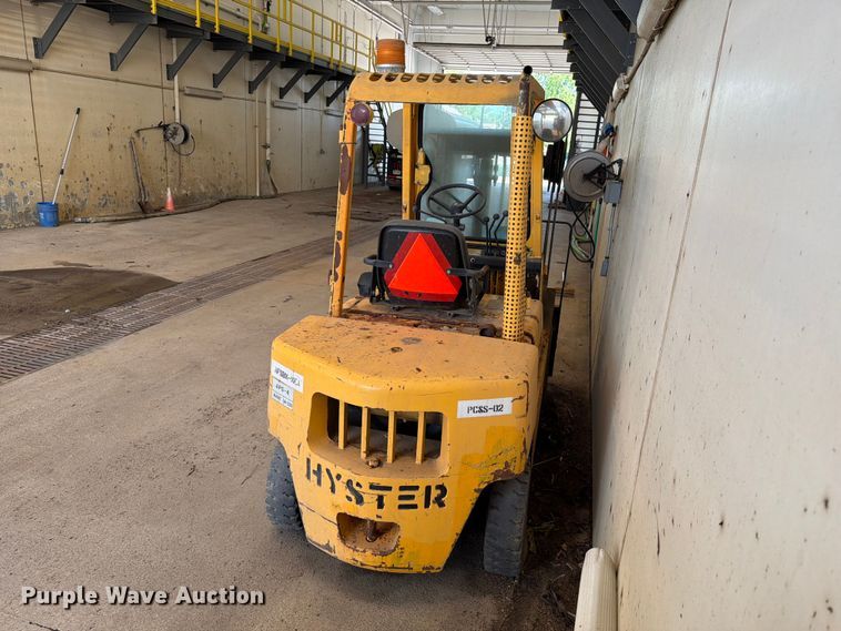 image for item ER1804 Hyster H40-XL-MIL forklift