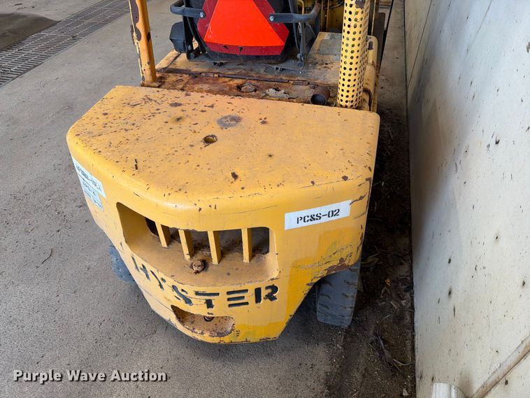 image for item ER1804 Hyster H40-XL-MIL forklift