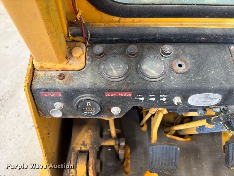 image for item ER1804 Hyster H40-XL-MIL forklift