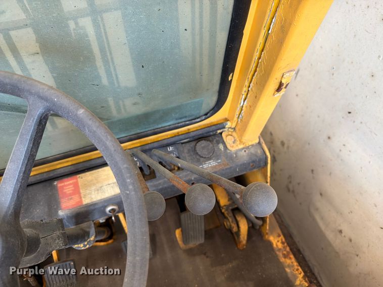 image for item ER1804 Hyster H40-XL-MIL forklift