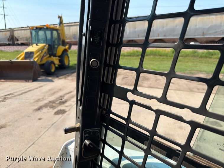 image for item ER1805 2014 Bobcat S570 skid steer loader