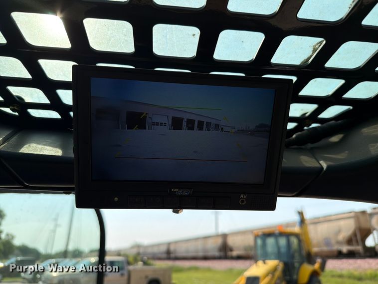 image for item ER1805 2014 Bobcat S570 skid steer loader