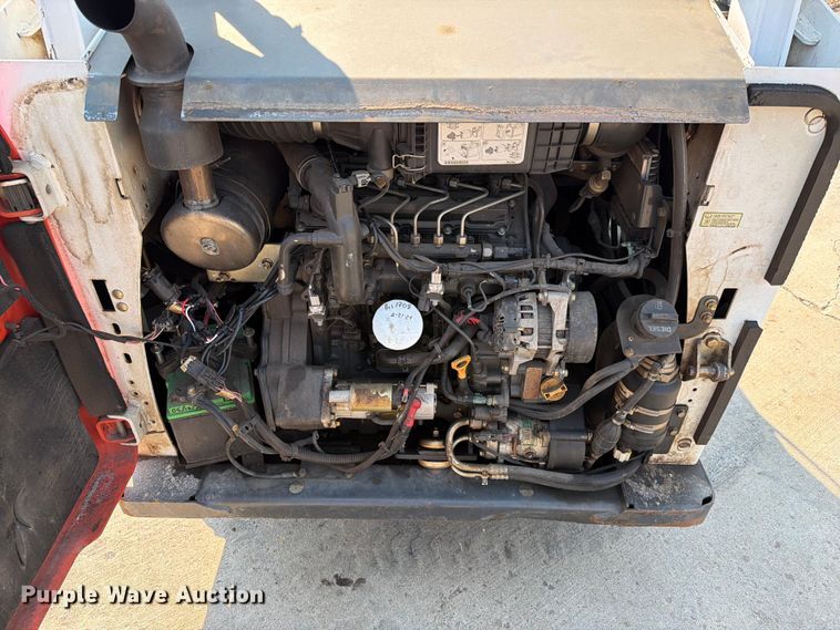 image for item ER1805 2014 Bobcat S570 skid steer loader