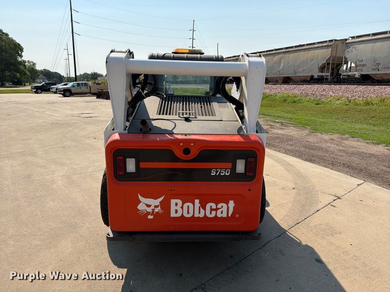 image for item ER1806 2014 Bobcat S750 skid steer loader