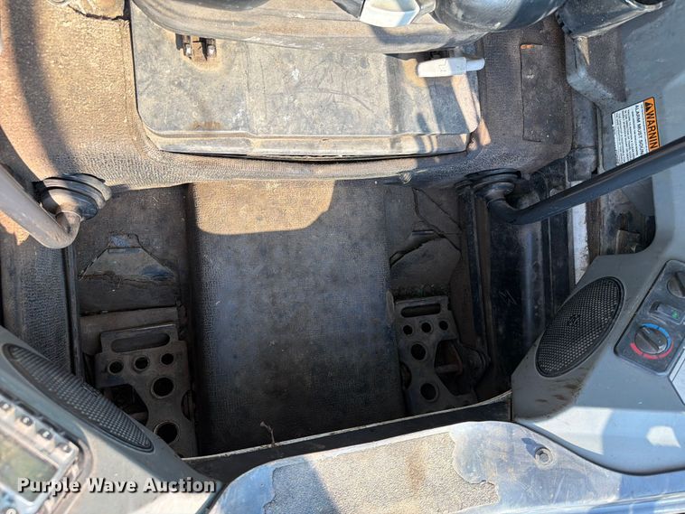 image for item ER1806 2014 Bobcat S750 skid steer loader