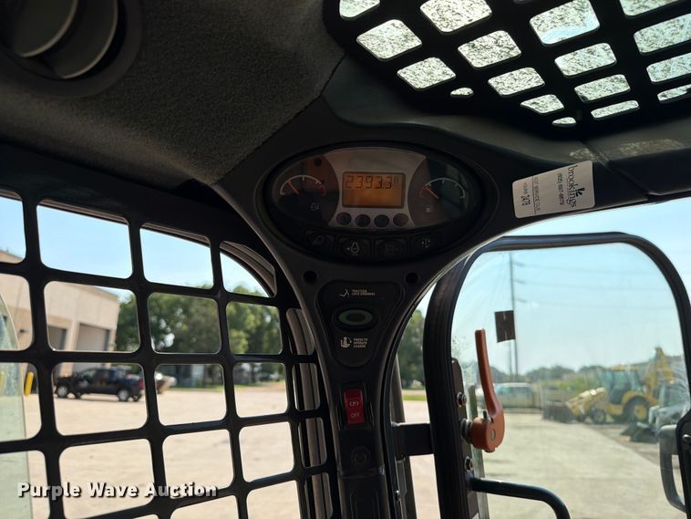 image for item ER1806 2014 Bobcat S750 skid steer loader