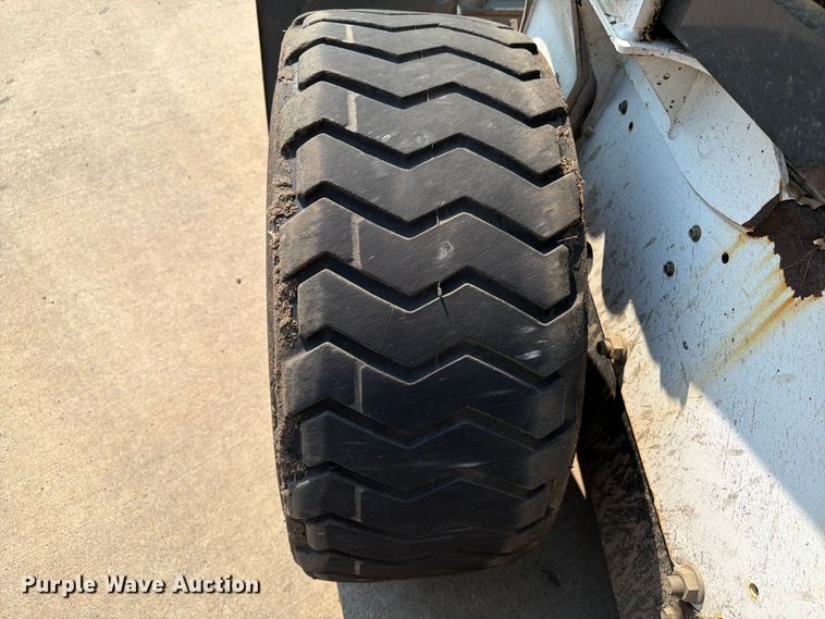 image for item ER1806 2014 Bobcat S750 skid steer loader