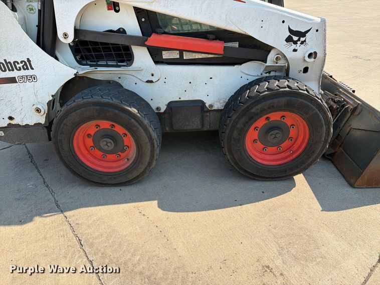 image for item ER1806 2014 Bobcat S750 skid steer loader