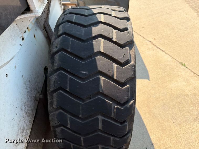 image for item ER1806 2014 Bobcat S750 skid steer loader