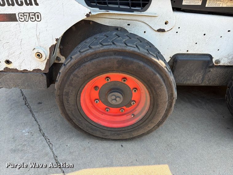 image for item ER1806 2014 Bobcat S750 skid steer loader