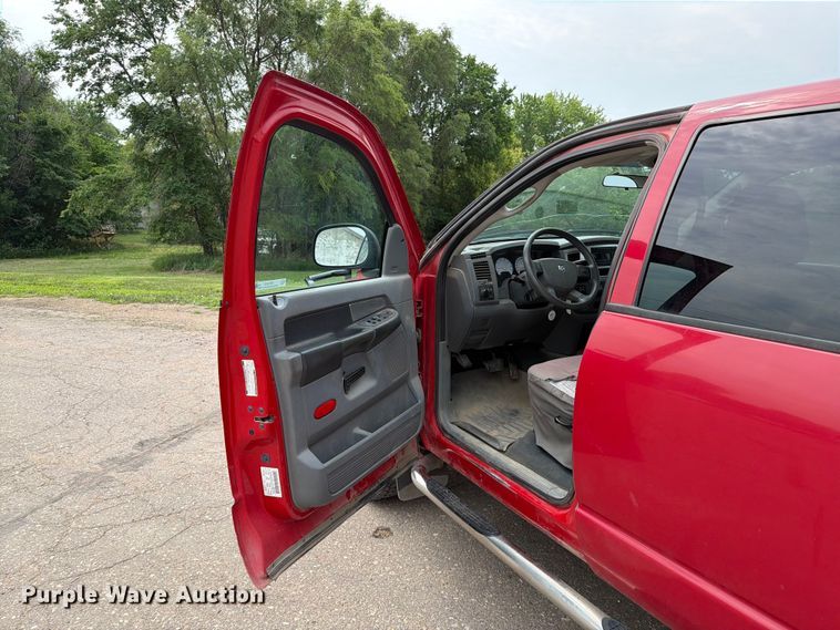 image for item ER1813 2007 Dodge Ram 2500 Crew Cab pickup truck