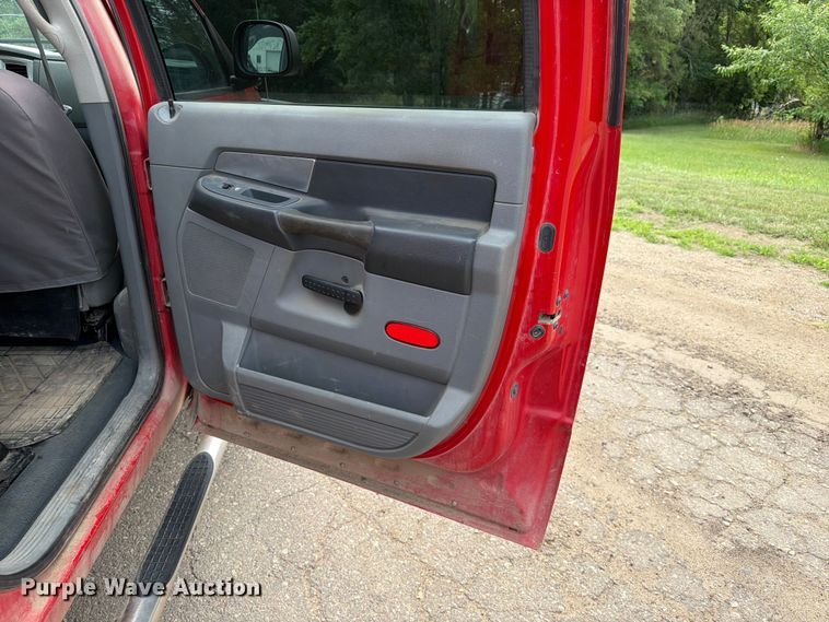 image for item ER1813 2007 Dodge Ram 2500 Crew Cab pickup truck