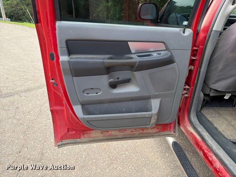 image for item ER1813 2007 Dodge Ram 2500 Crew Cab pickup truck
