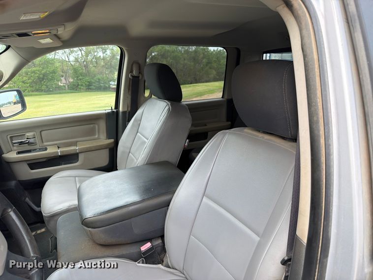 image for item ER1814 2010 Dodge Ram 1500 Ext. Cab pickup truck