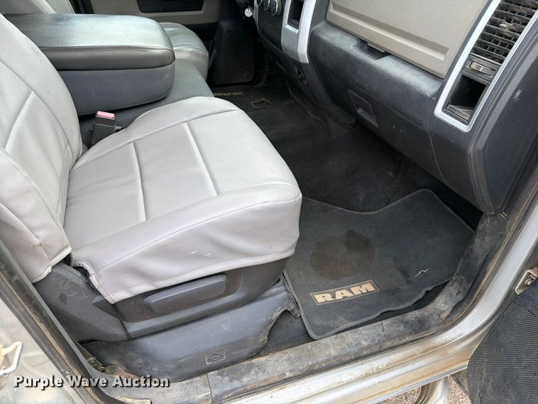 image for item ER1814 2010 Dodge Ram 1500 Ext. Cab pickup truck