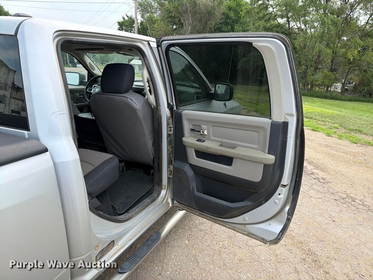 image for item ER1814 2010 Dodge Ram 1500 Ext. Cab pickup truck